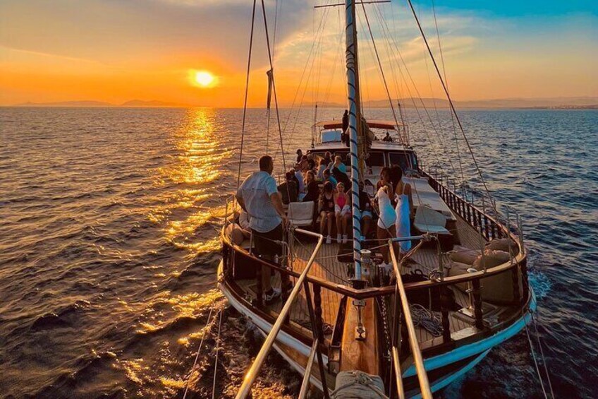 Athens Riviera Sunset Cruise with snacks and drinks included 