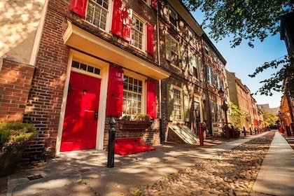 Philadelphia Old Town Outdoor Escape Game: Solve the Case