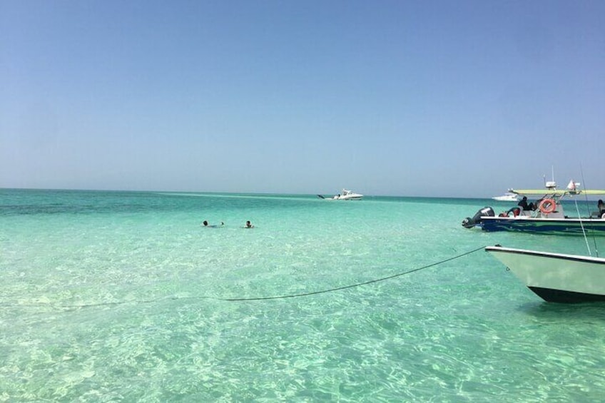 Ultimate Private Jarada Island Escape Tour from Muharraq