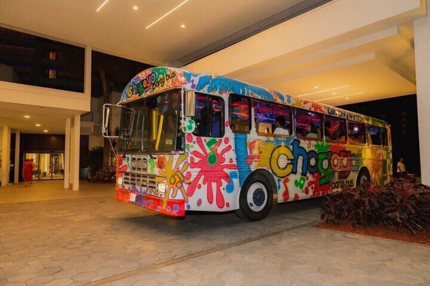 Nightlife Barhopping Tour with DJ and Dancing on Party Bus in Aruba