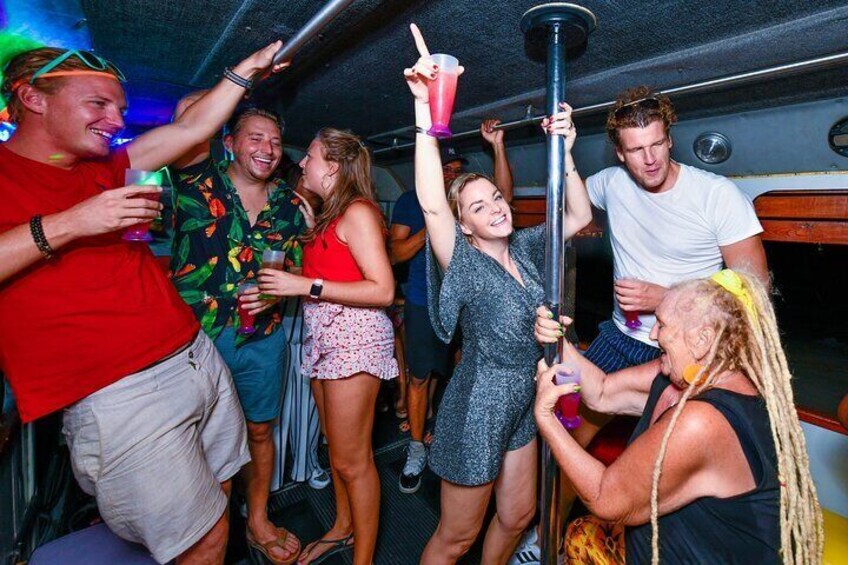 Nightlife Barhopping Tour with DJ and Dancing on Party Bus in Aruba