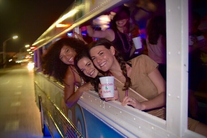 Aruba Night Out: Barhopping and Dancing on Party Bus