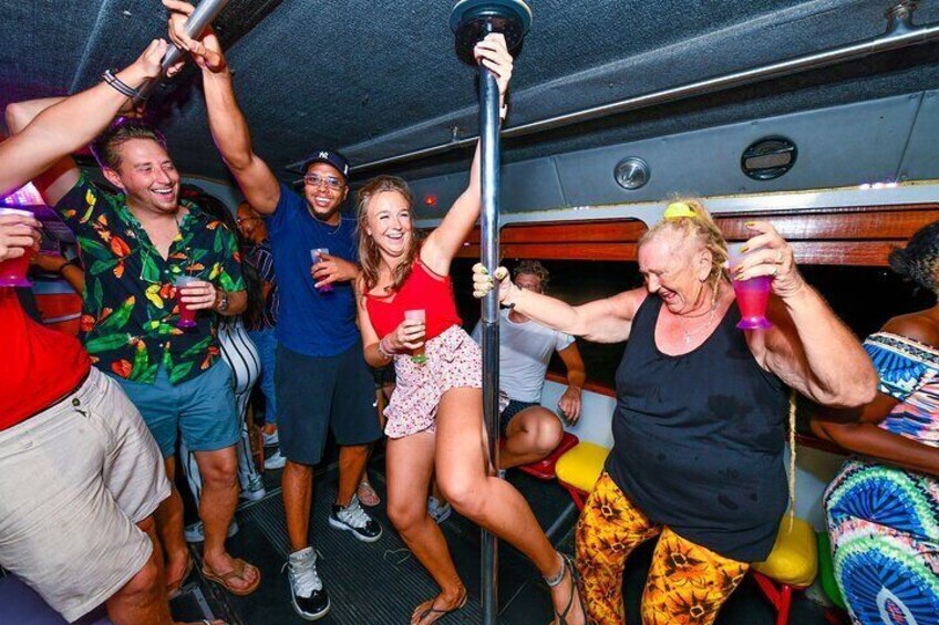 Aruba Nightlife and Barhopping on Chogogo Party Bus 