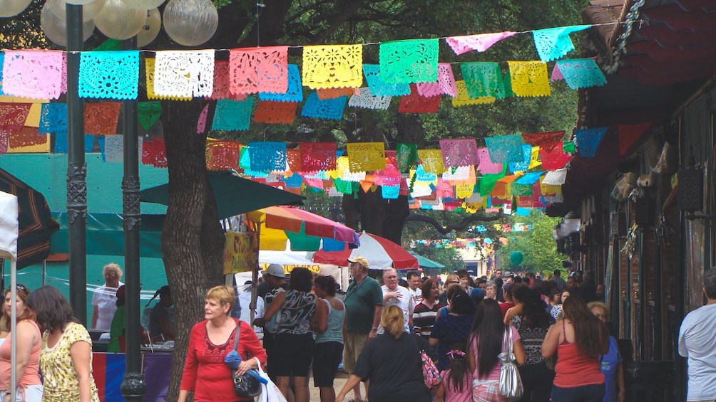 Crowded market in San Antonio 