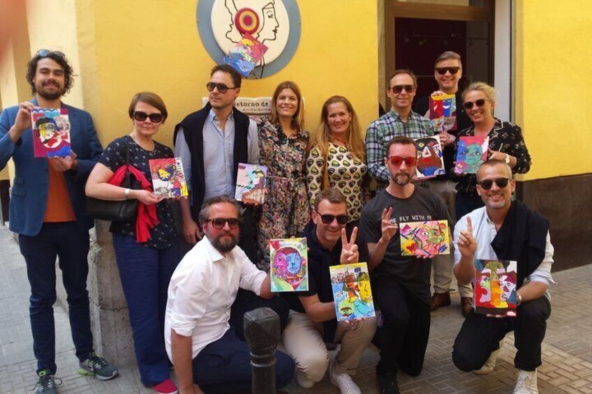Company groups come to disconnect from their work and participate in an artistic activity together