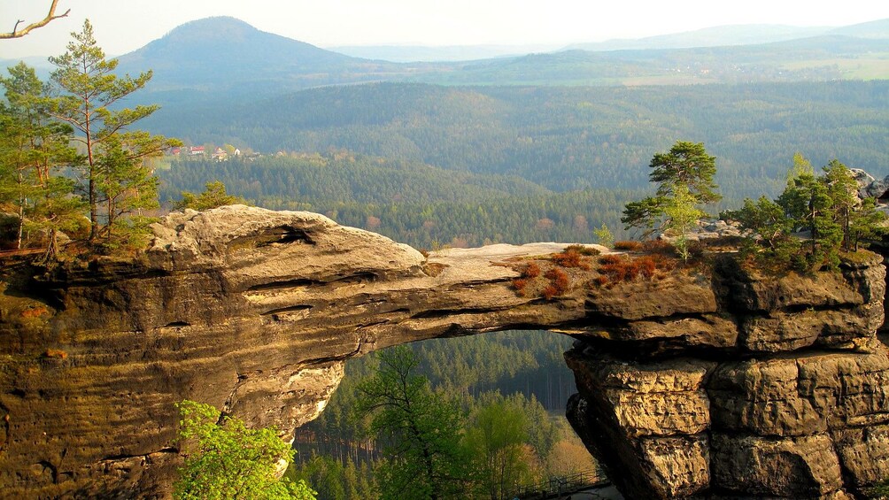 Foto 4 von 10 laden rock formation