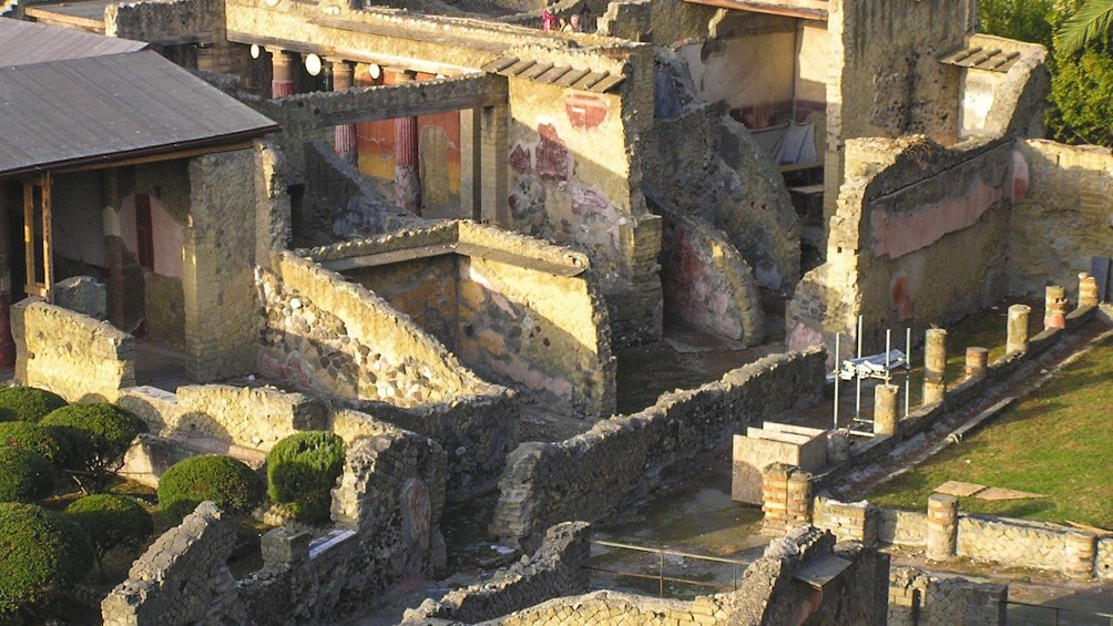 Apri foto 5 di 5. Aerial view of Herculaneum ruins.