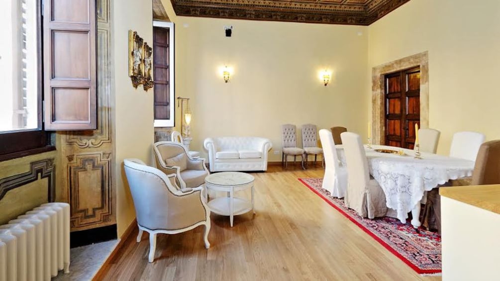 Show item 2 of 5. Living room in Rome