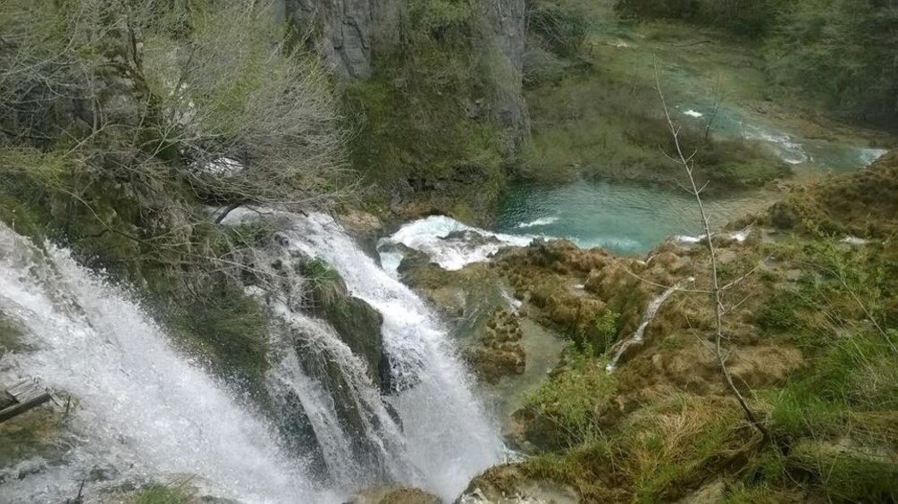 Foto 2 van 8. Aerial view of Krka Waterfalls.