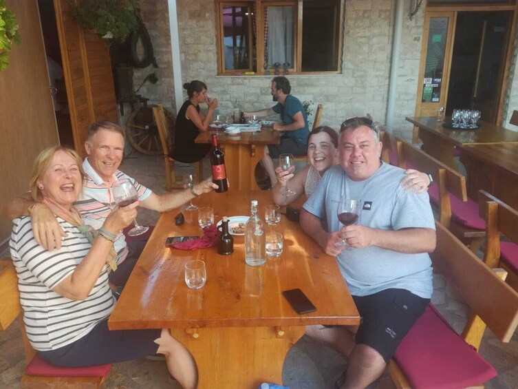 Foto 5 van 8. Exclusive tour to Krka Waterfalls with Wine Tasting