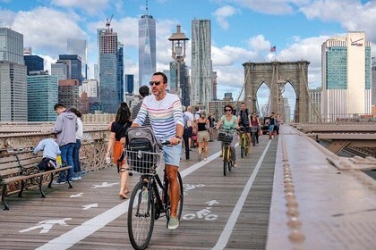 Unusual Brooklyn Bike Tour in French