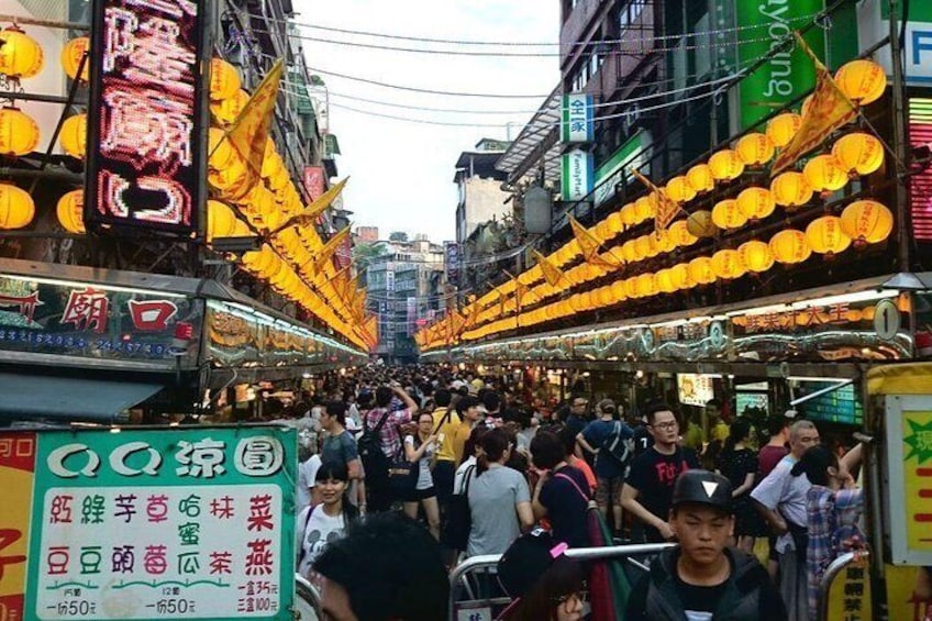 N113 Jingtong Station Pingxi Old Street Jiufen Old Street Keelung Miaokou Night Market Day Tour (10h)