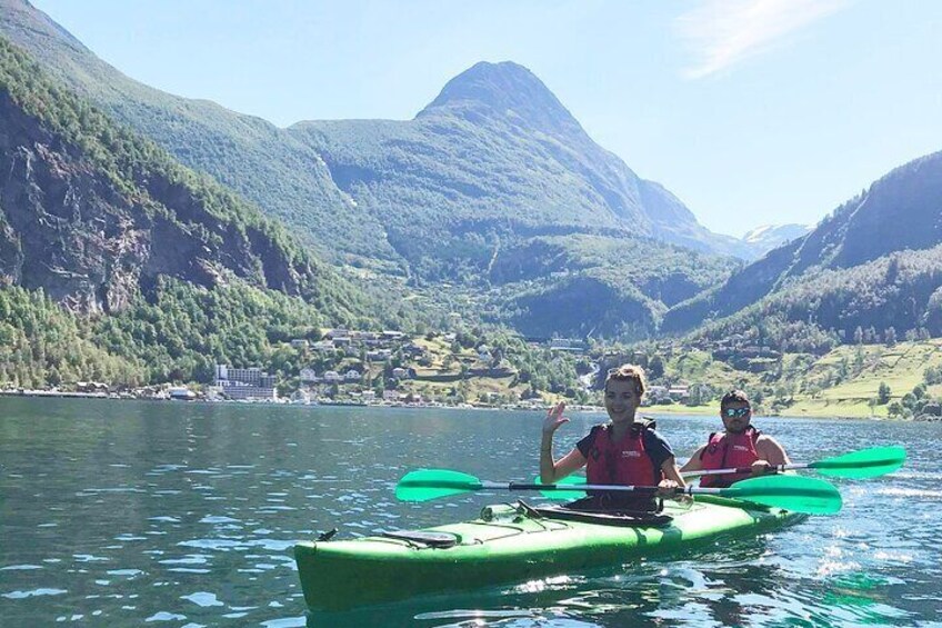3-Hour Guided Kayak Experience in Geiranger