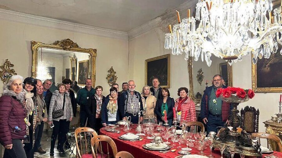 Daily guided tour in Úbeda with SEMER Turismo. In the Vela de los Cobos Palace.