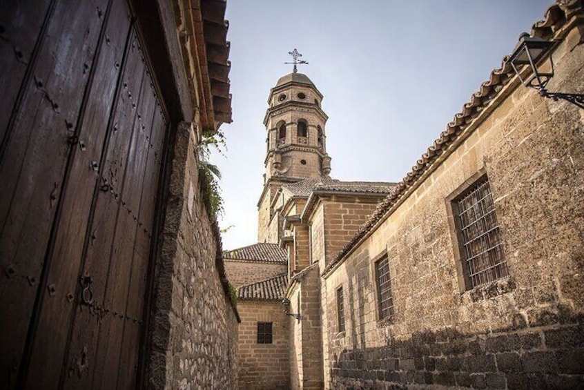 Baeza Monumental - Guided tour with interiors