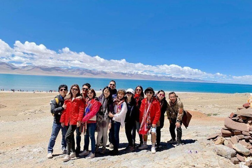 Tibet's panoramic nine-day tour: the holy city of Lhasa + Everest Base Camp + Shenghu Namco