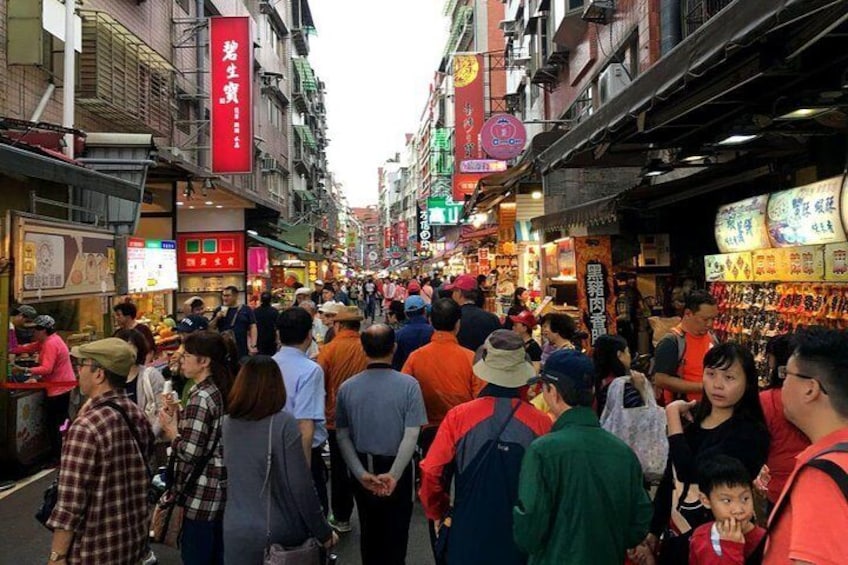 N102 Yangmingshan Beitou Freshwater Day Tour (10h)