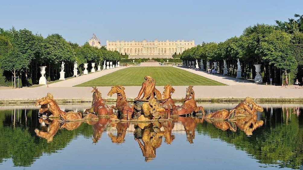 Versailles: Full Day Audio Guided Tour + Shuttle from Paris 