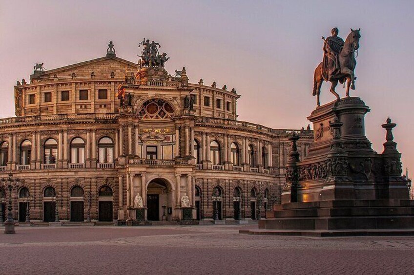 Big Sightseeing Tour in Dresden with Liveguide