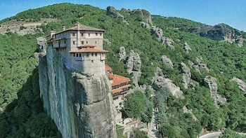 Panoramic Meteora & Holy Monasteries Tour