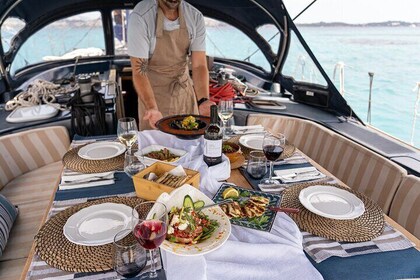 Sailing & gastronomy in Athens - 10 dishes from all over Greece