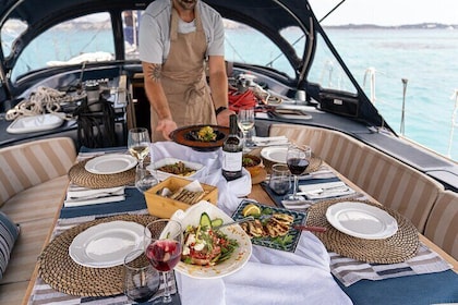 Sailing & gastronomy in Athens - 10 dishes from all over Greece