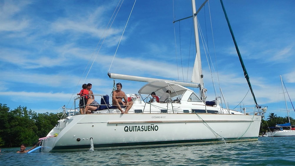 Apri foto 1 di 5. Sailing on Biscayne Bay
