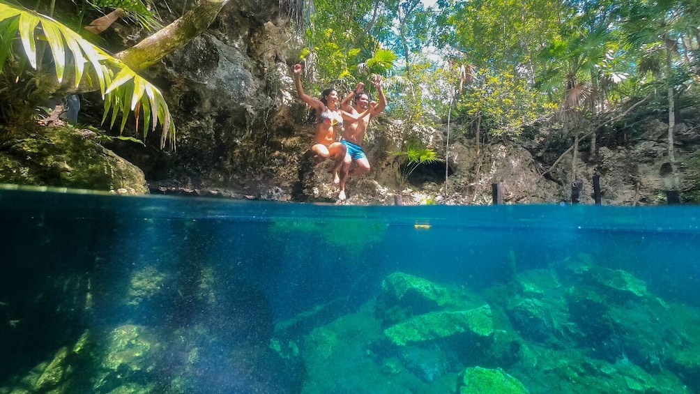 Skip-the-Line Chichén-Itzá and Cenote Full-Day with Lunch