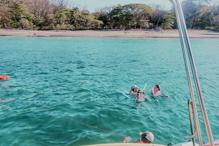 Morning Public Tour in Catamaran All Inclusive