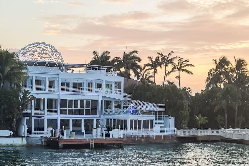 Miami Skyline Cruise of Millionaire's Homes and Biscayne Bay