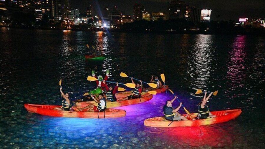 Puerto Rico Night Kayaking Guided Tour in Condado Lagoon