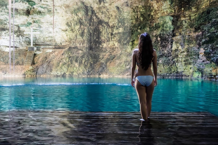 Amazing Cultural Experience at Chichen Itza Delux (2 cenotes)