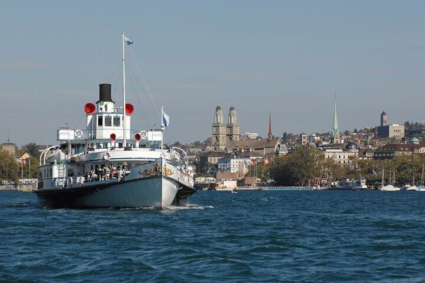 Half-Day Guided Walking Tour of Zurich Including a Lake Cruise