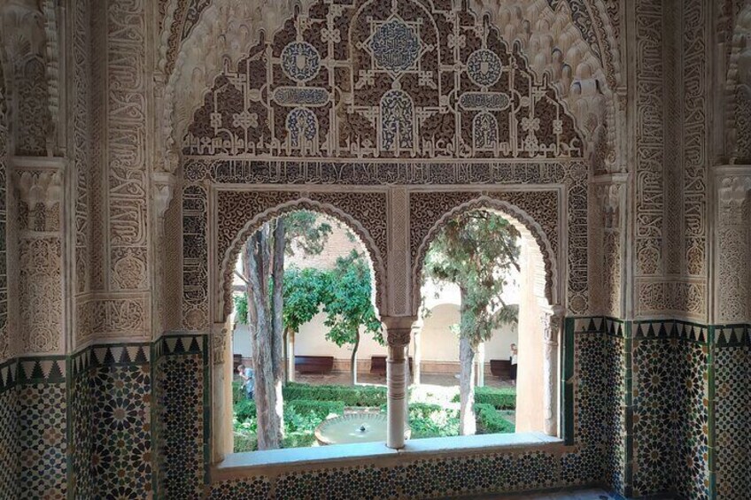 Private Tour in Alhambra with Guide and Skip The Line Entry