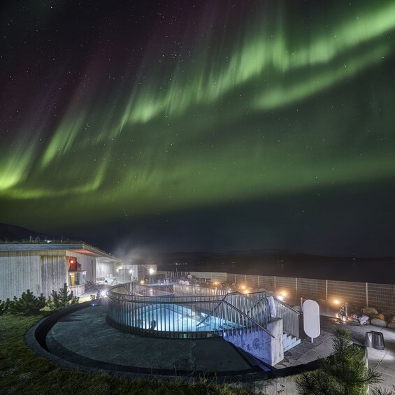 Warm Baths & Northern Lights Excursion