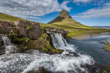 Snæfellsnes Peninsula Volcanoes, Beaches & Fishing Villages Tour