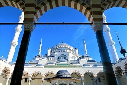 Viaje de día completo entre dos continentes de Estambul (en barco y autobús...