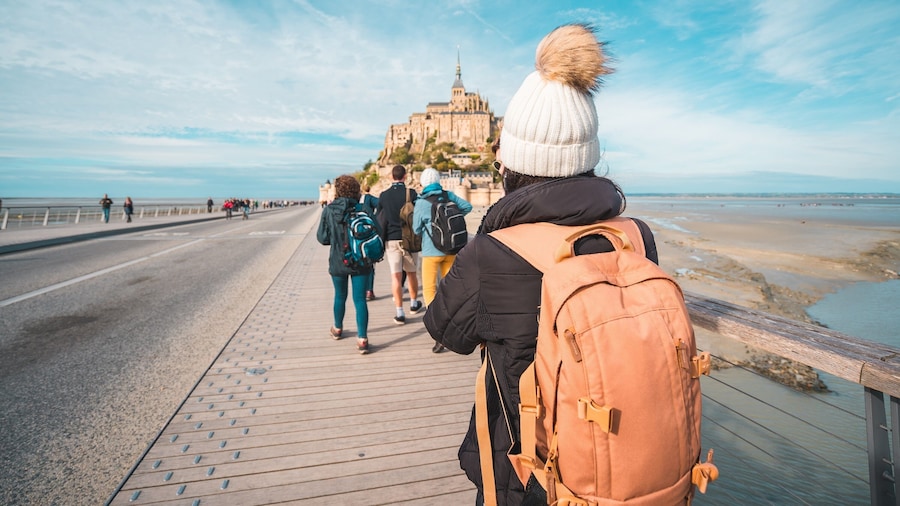 2H Guided Walking tour of the Mont Saint Michel