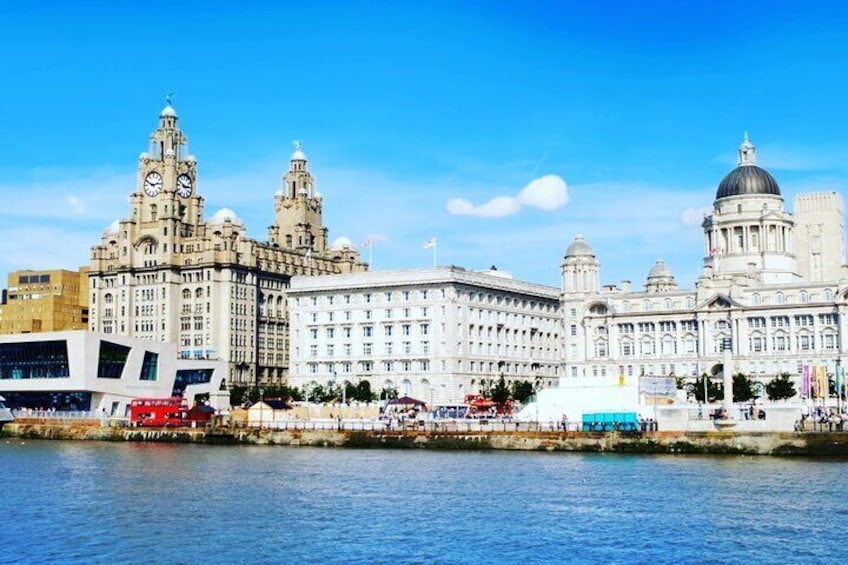 Take an in-depth History Walking Tour of Liverpool and learn the fascinating History of the Global Port City.