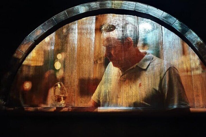 Immersive cellar visit, tasting and picnic basket