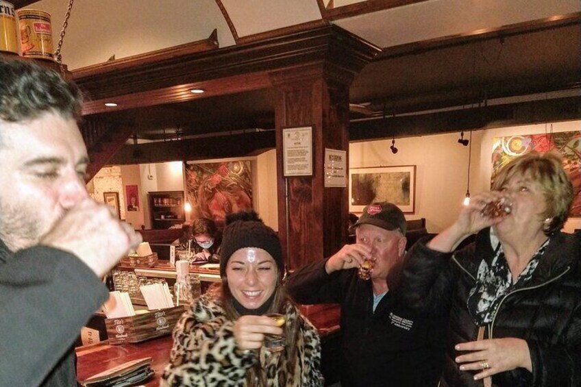 Late Night Savannah Haunted Pub Crawl And Ghost Tour