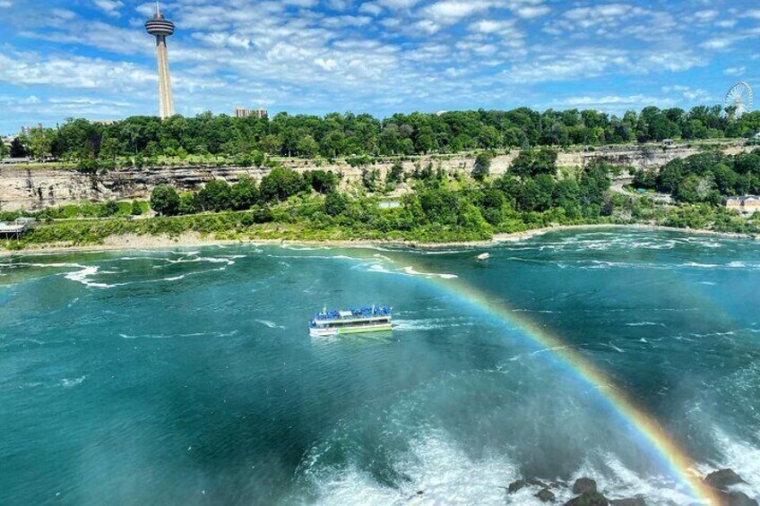 Daredevil Walking Tour with Maid of the Mist Boat Ride