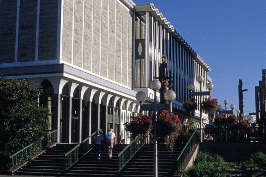 Victoria Harbour: GPS-Guided Audio Walking Tour