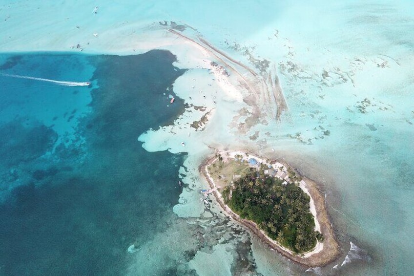 Tour to Cayo Acuario from San Andrés