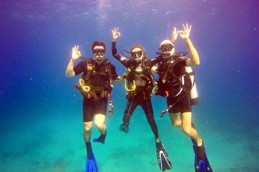 Discover Scuba diving participant with Instructor