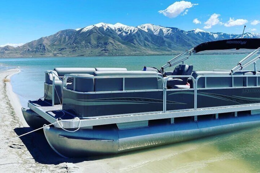 2 Hour Salt Lake Boat Tour with Swimming on the Lake