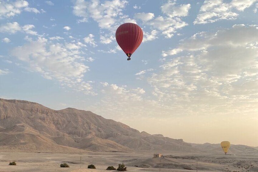 Luxury Sunrise Hot Air Balloon Rides in Luxor