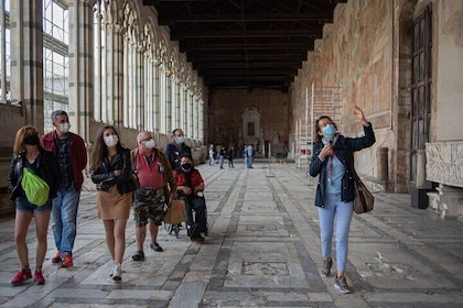 Guided tour of Piazza dei Miracoli in Pisa