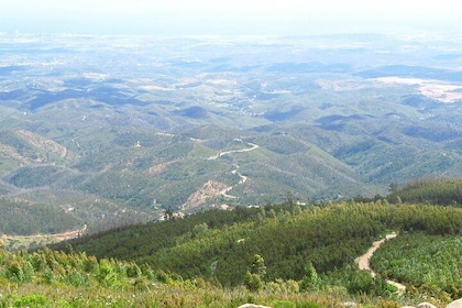 Algarve Wine Tour and Mountain Trip With Lunch or Sunset Dinner at Mountain...