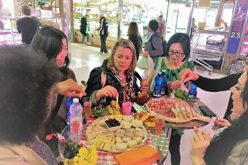 Street Food Tour D'Luxe. Tastes of Turin